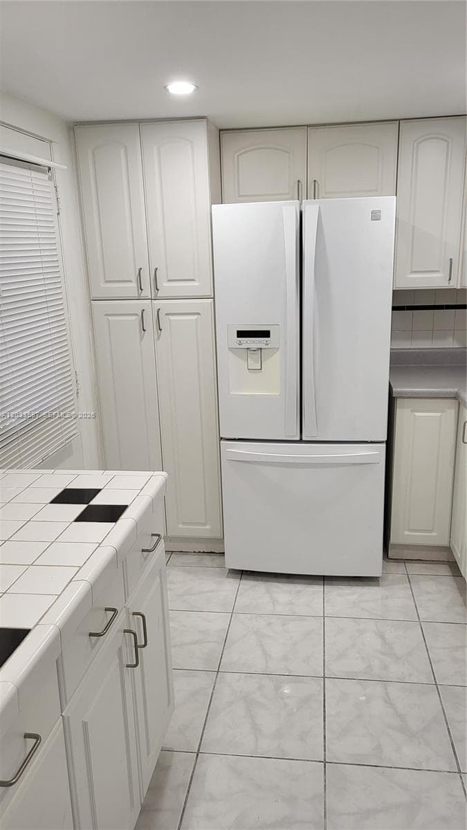 3401 N Country Club Dr 211 photo 6