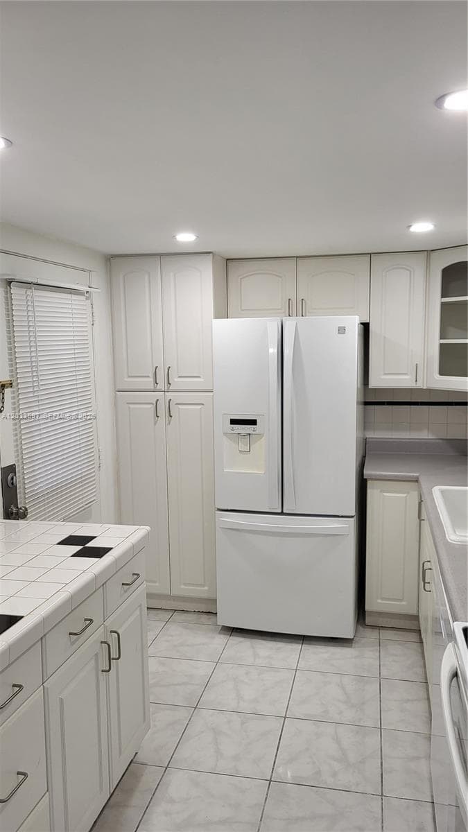3401 N Country Club Dr 211 photo 7