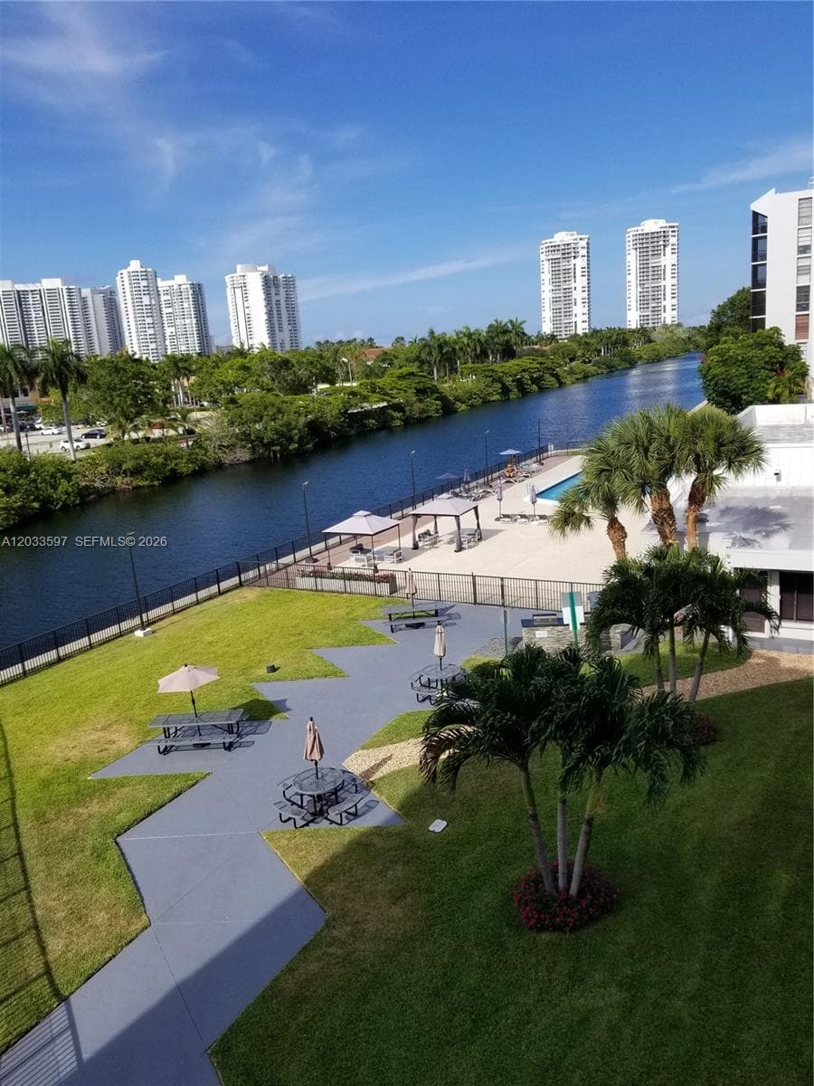 3401 N Country Club Dr 211 photo 1