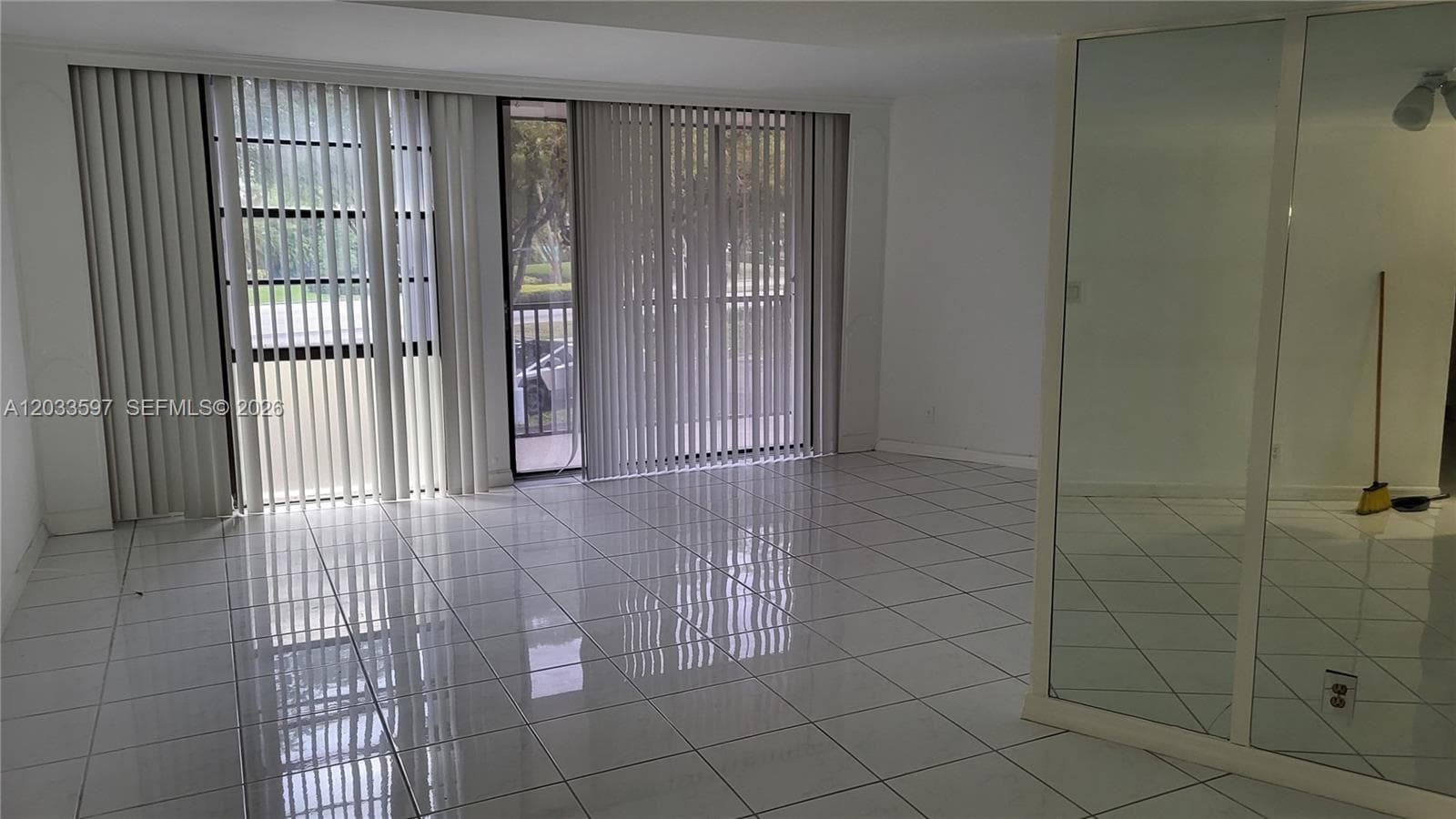 3401 N Country Club Dr 211 photo 5