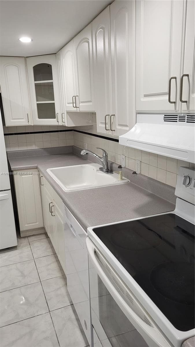 3401 N Country Club Dr 211 photo 9