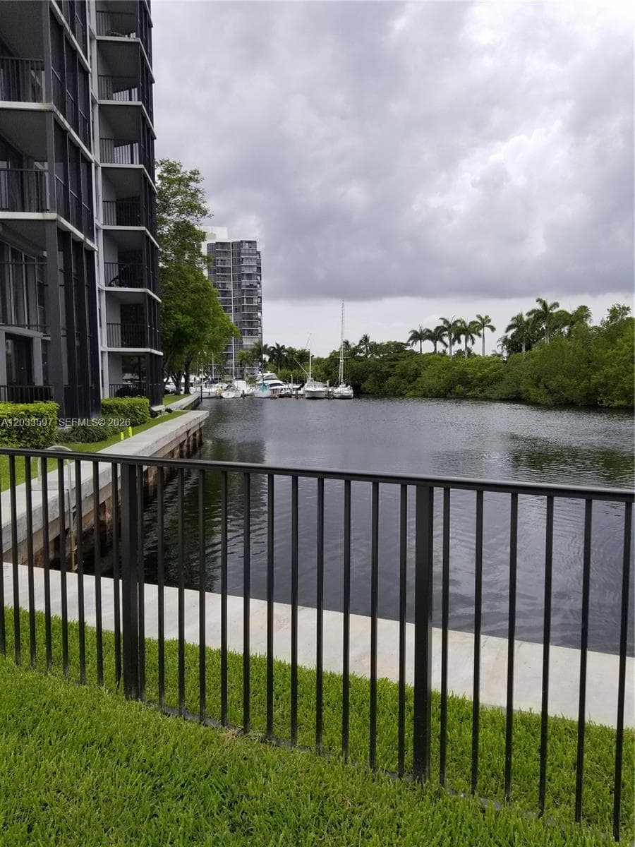 3401 N Country Club Dr 211 photo 24