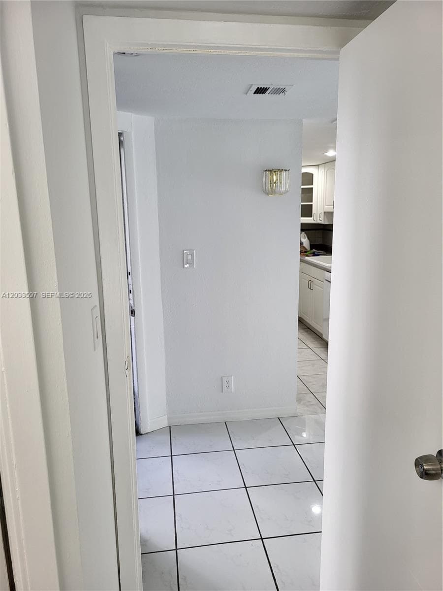3401 N Country Club Dr 211 photo 18