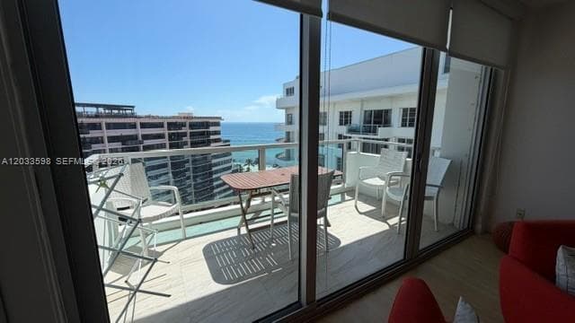 5161 Collins Ave 1702 photo 3