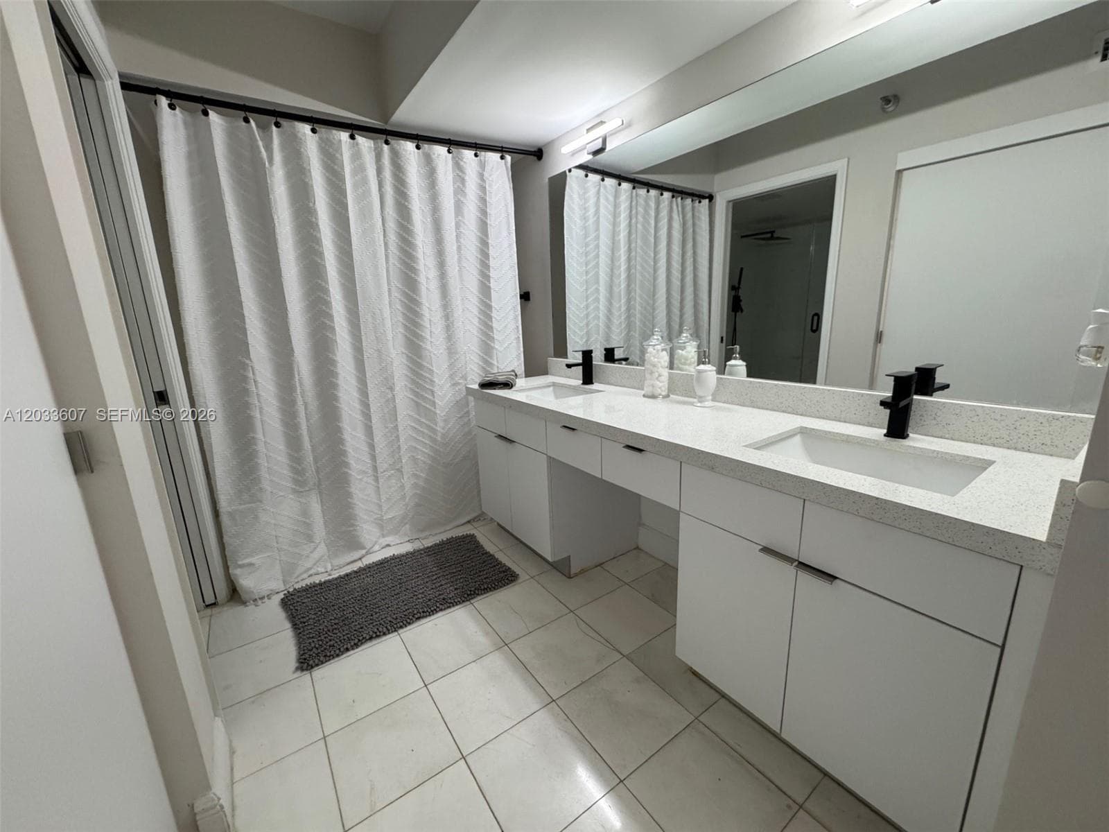 3530 Mystic Pointe Dr 1907 photo 15