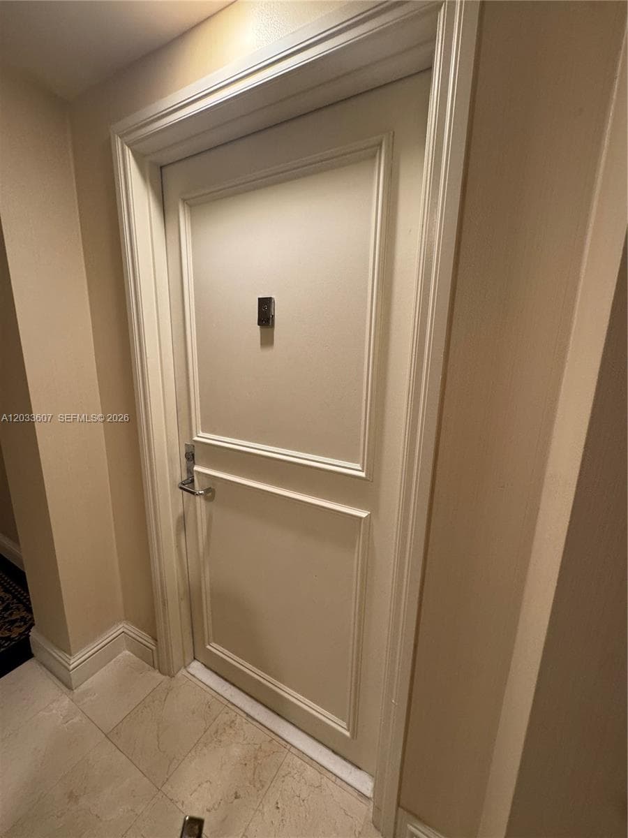 3530 Mystic Pointe Dr 1907 photo 4
