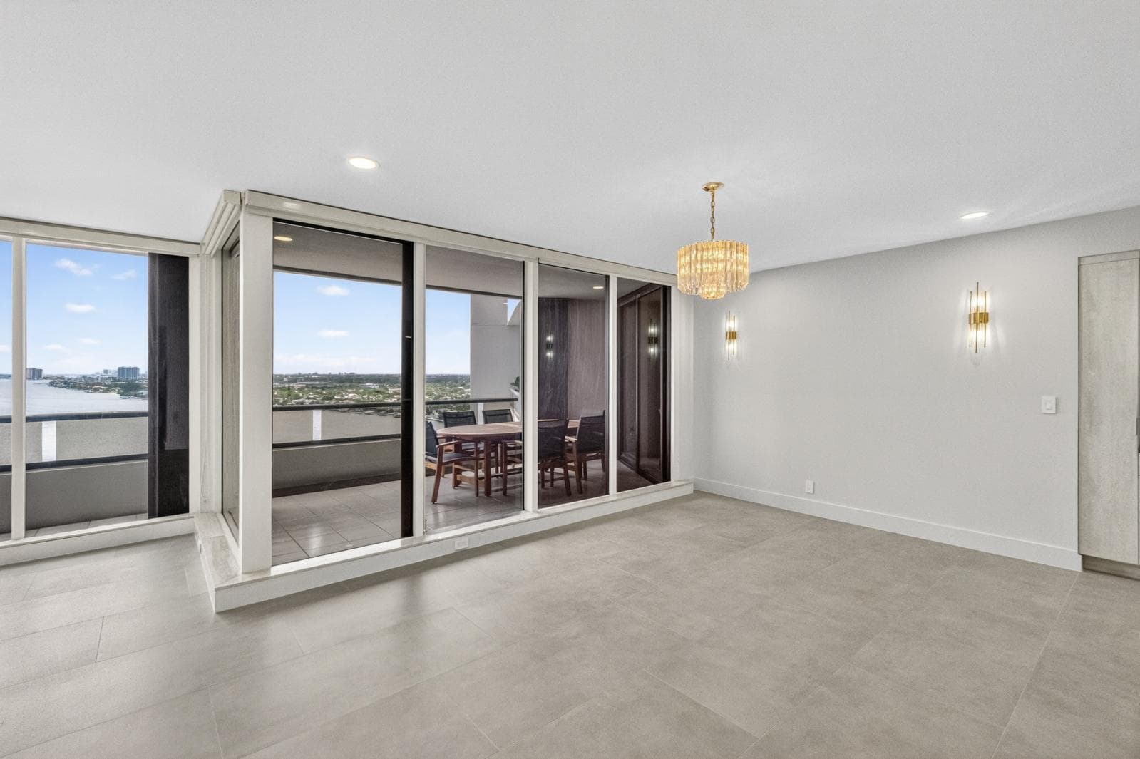 100 Lakeshore Drive 1755 photo 19