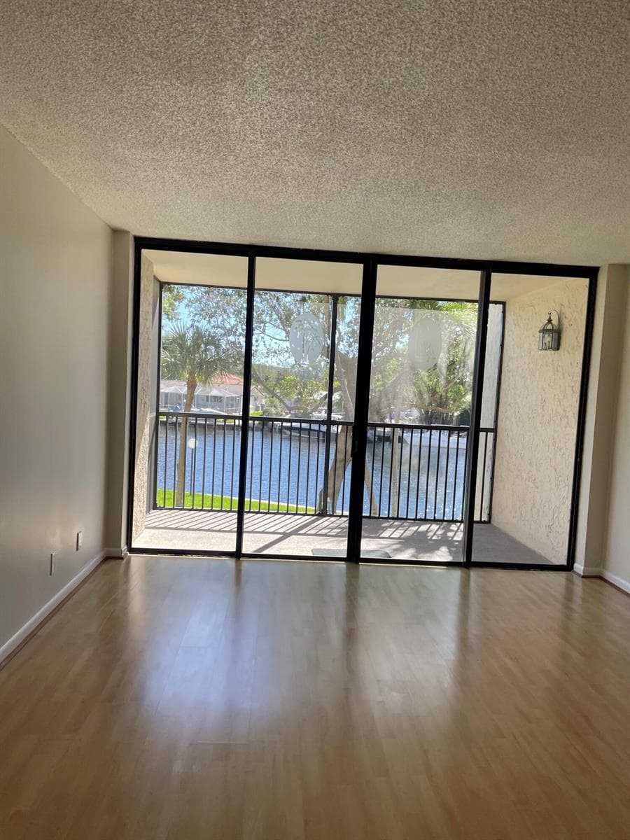 14 Royal Palm Way 204 photo 6