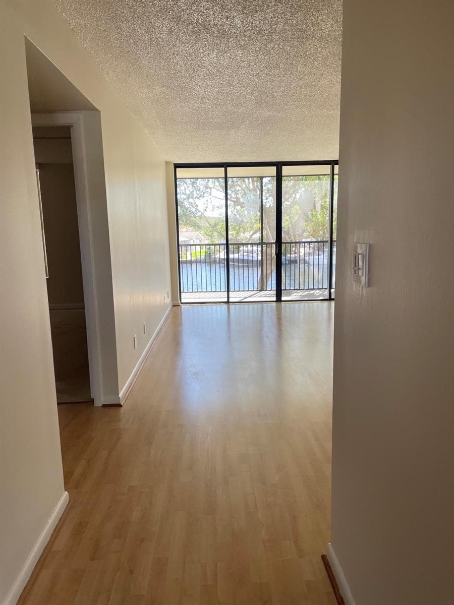 14 Royal Palm Way 204 photo 5