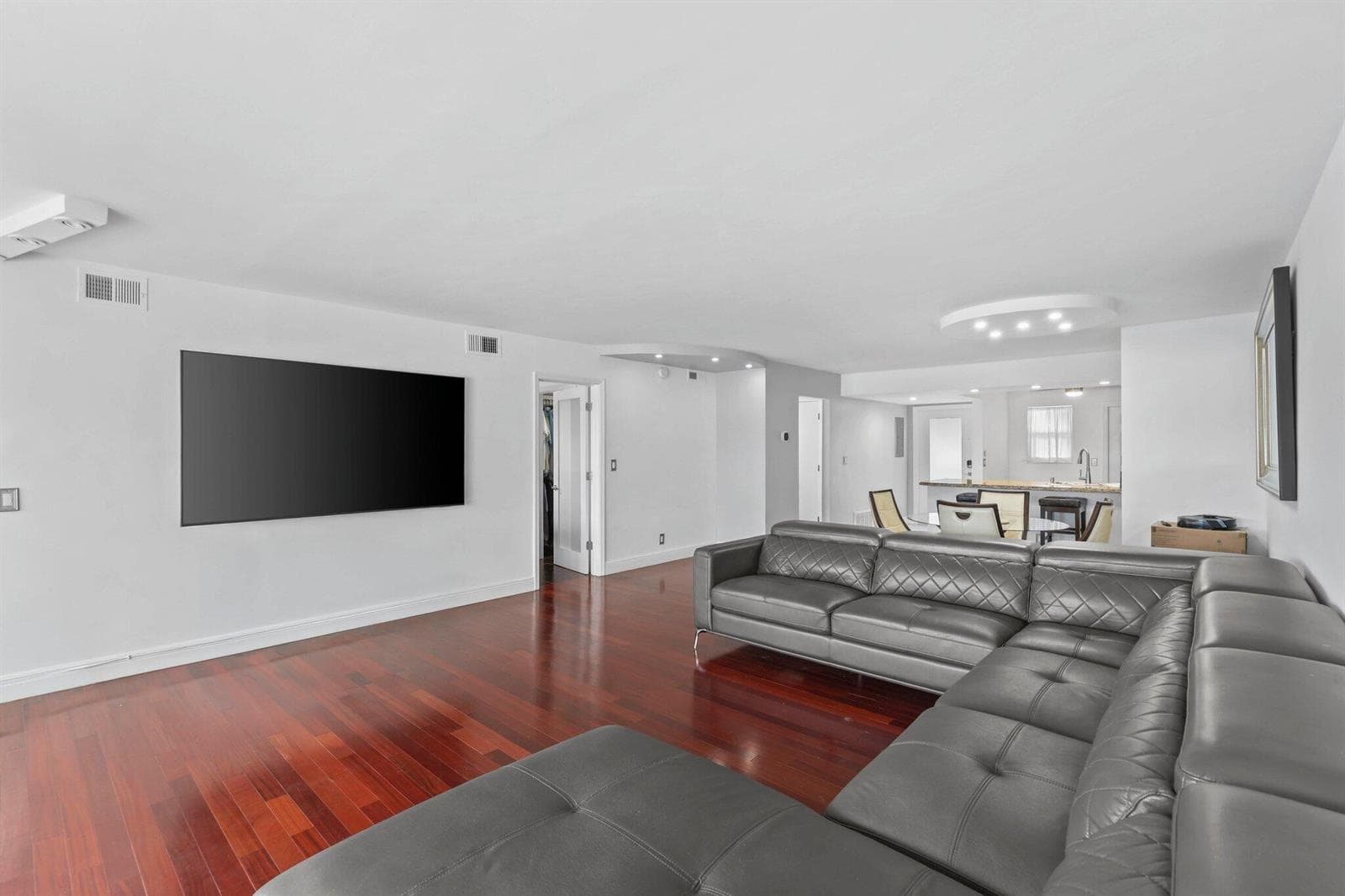 3121 NE 51st Street 204e photo 6