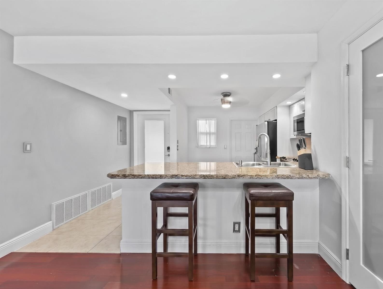 3121 NE 51st Street 204e photo 17