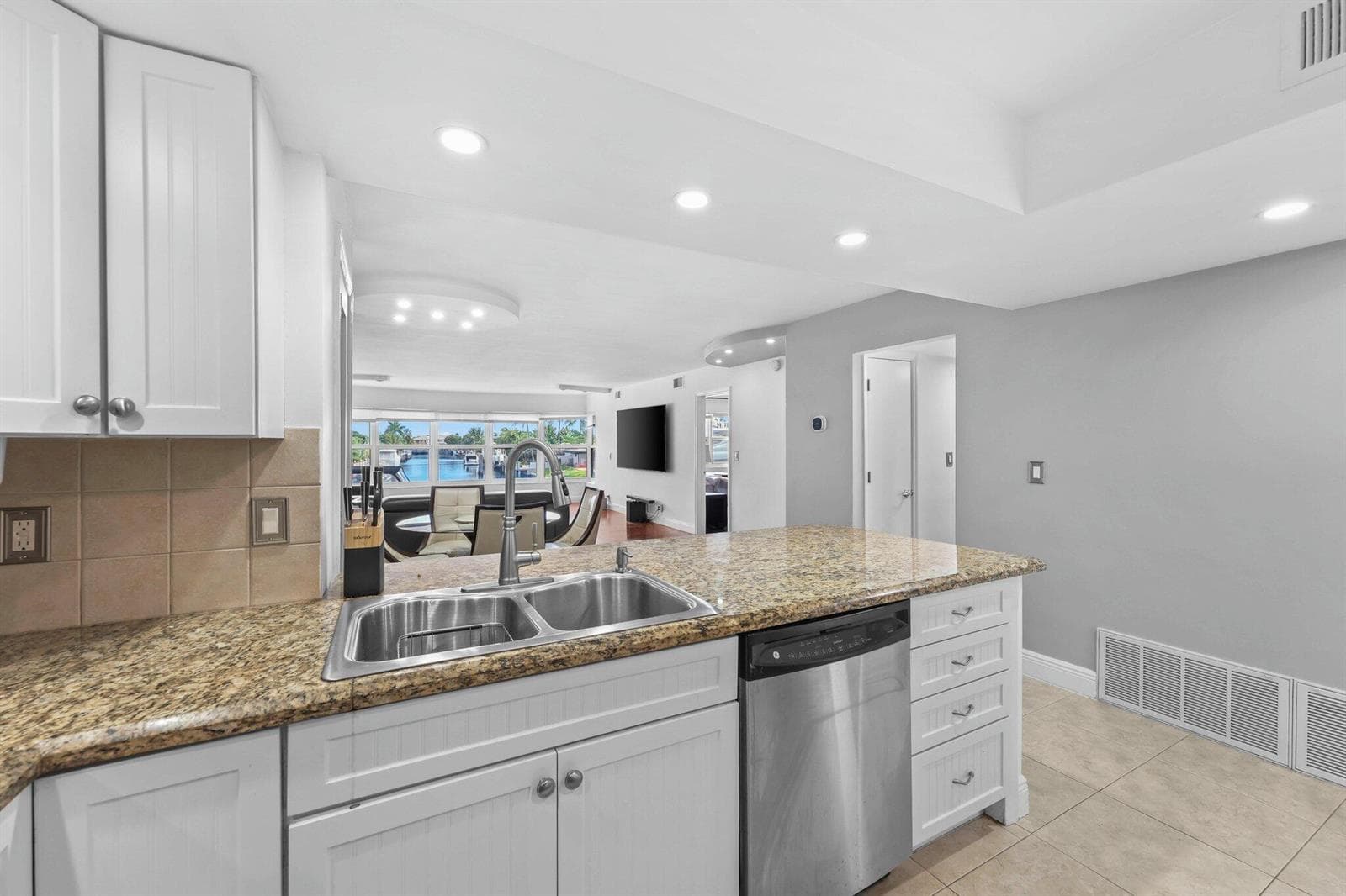 3121 NE 51st Street 204e photo 15