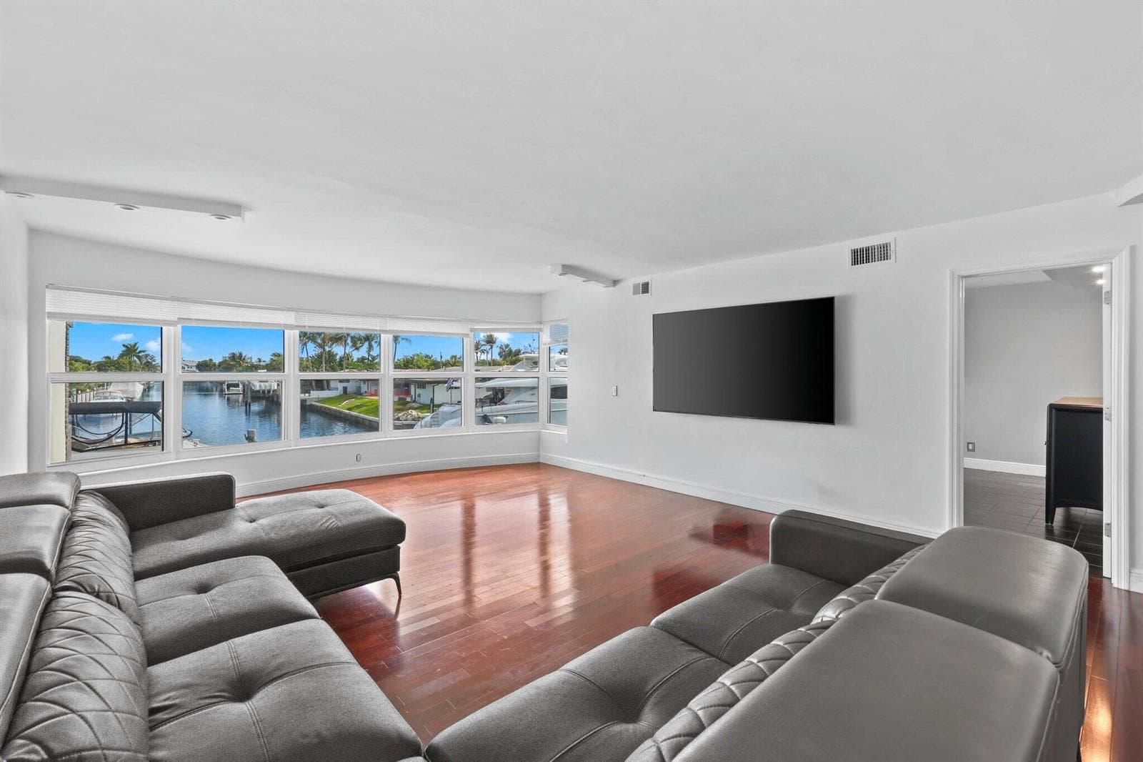 3121 NE 51st Street 204e photo 4
