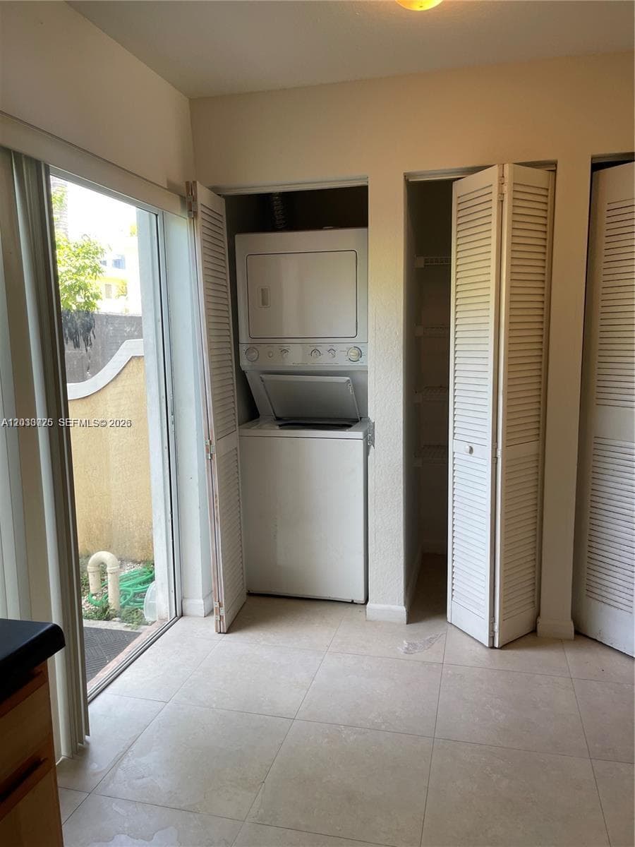 2066 NE 167th St 3-108 photo 10