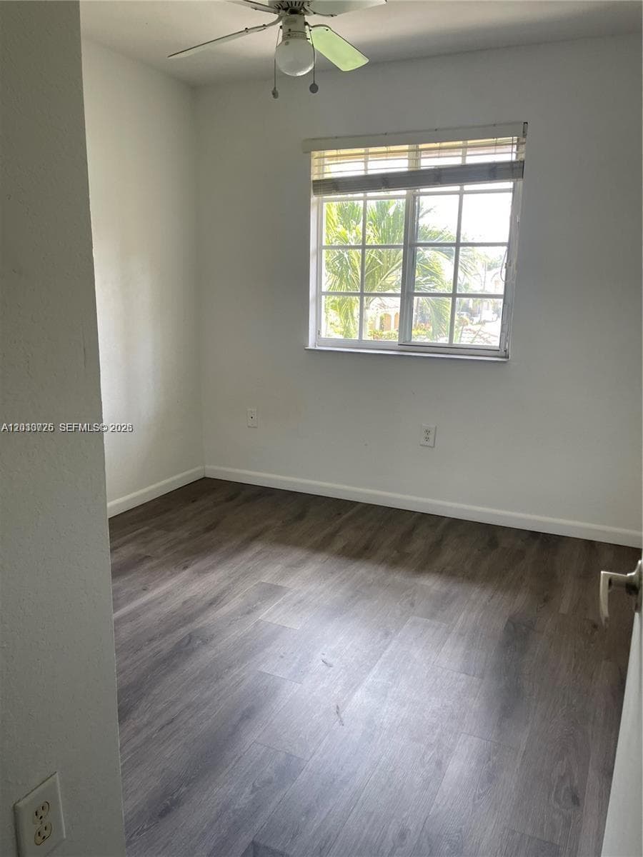 2066 NE 167th St 3-108 photo 14