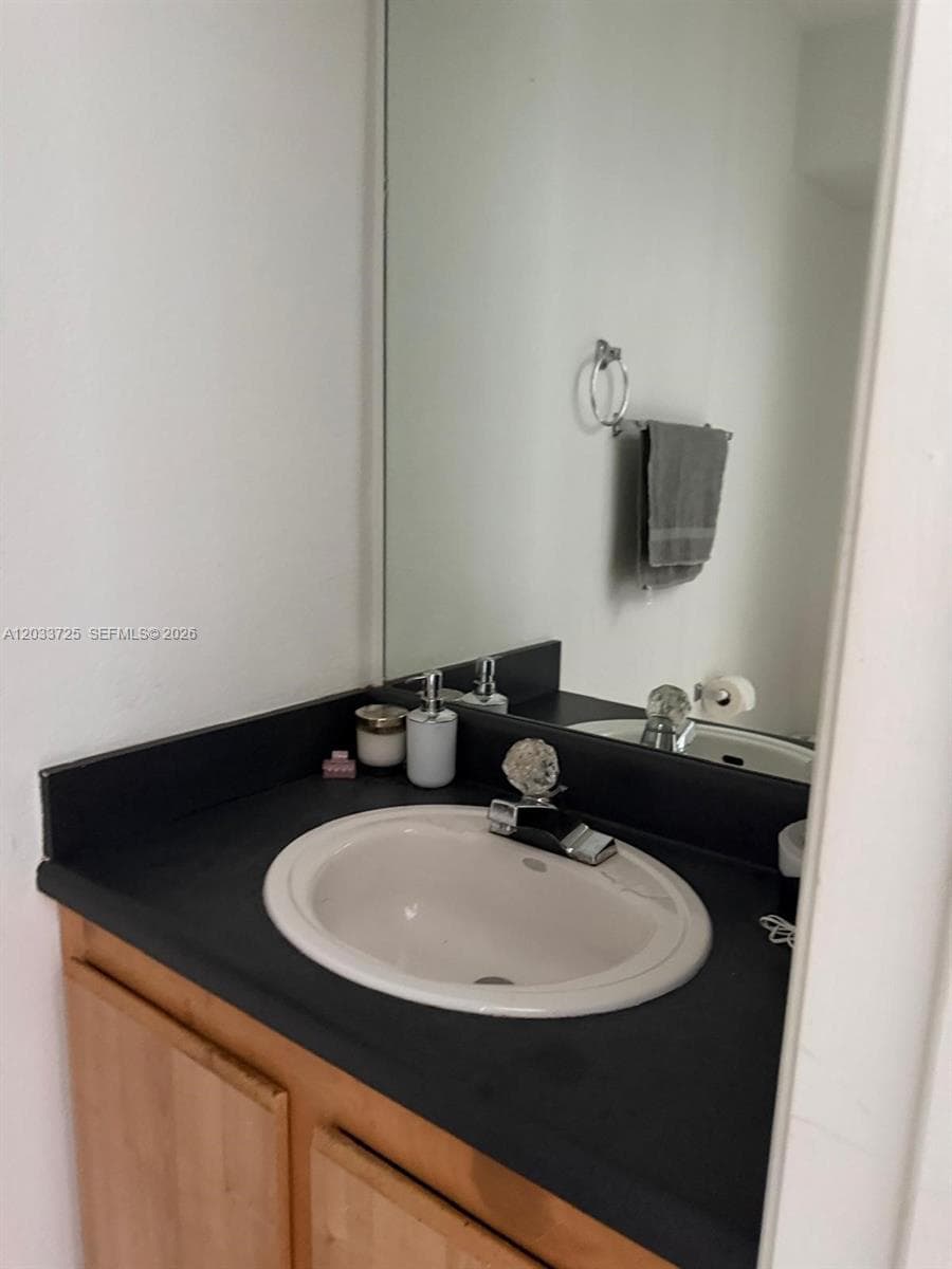 2066 NE 167th St 3-108 photo 18