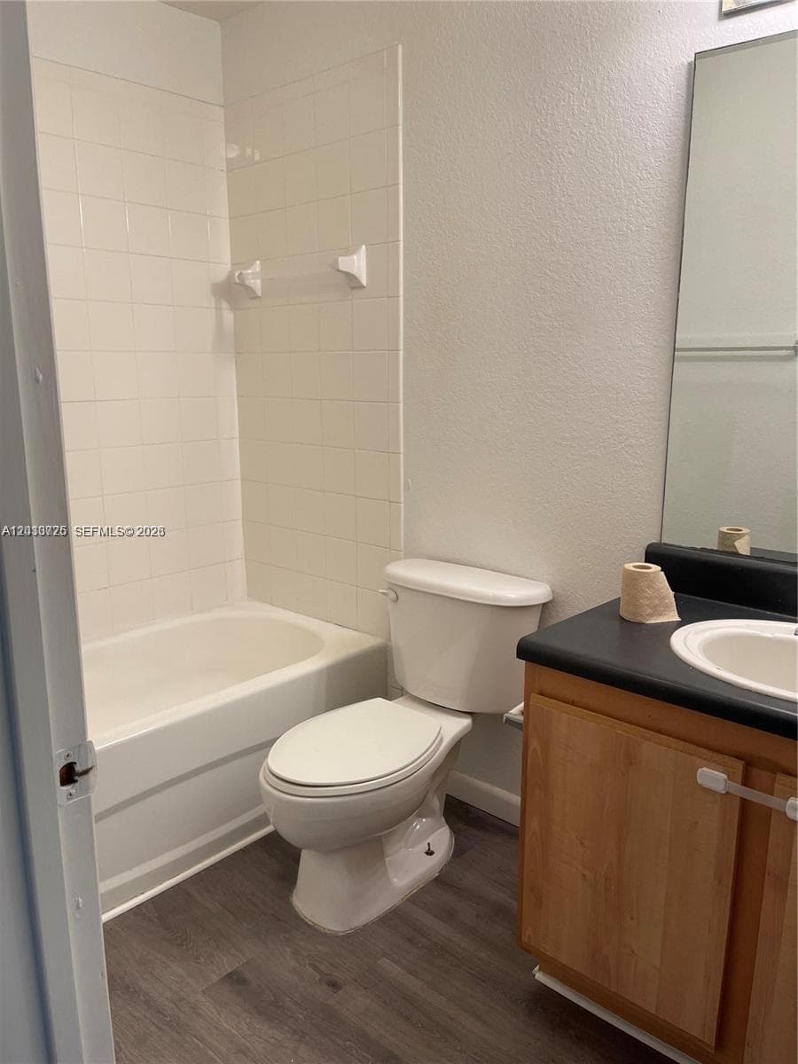 2066 NE 167th St 3-108 photo 15