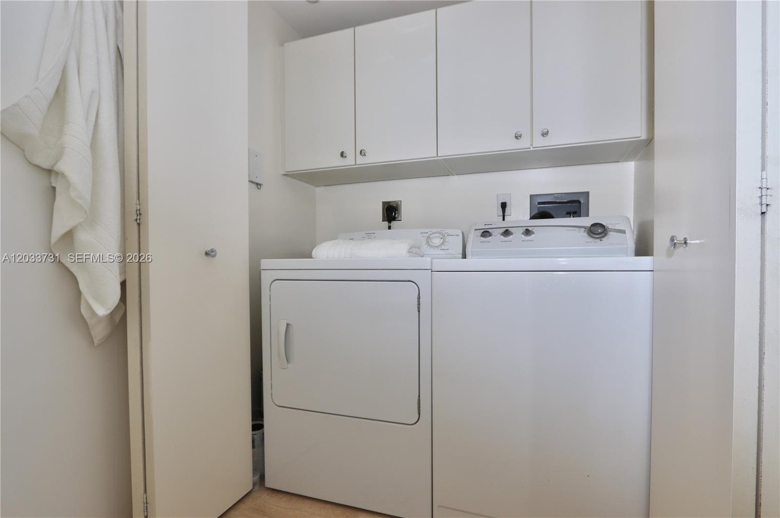 7000 Island Blvd 2605 photo 17