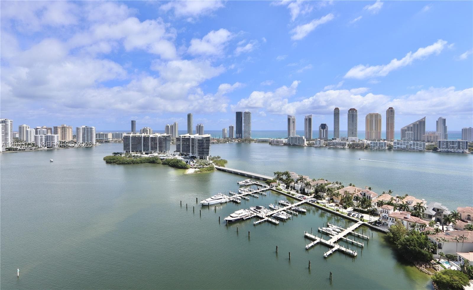 7000 Island Blvd 2605 photo 1