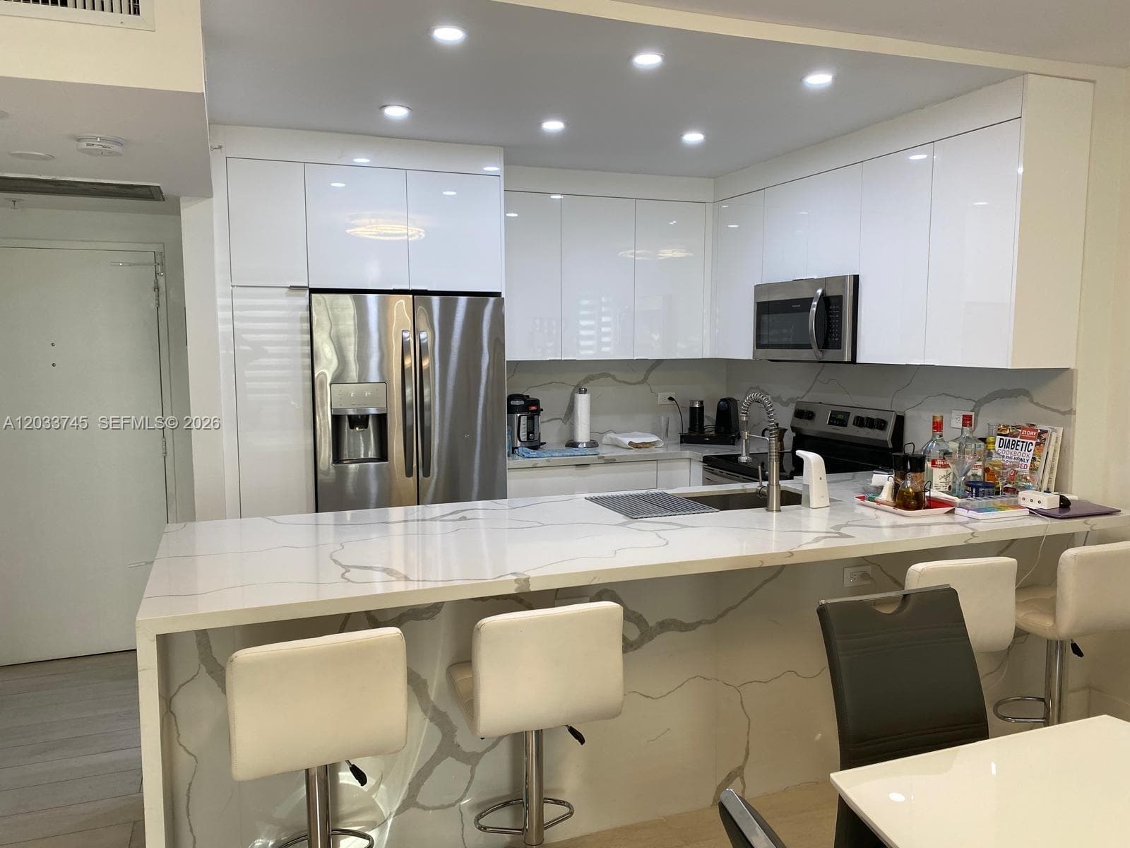 5601 Collins Ave 622 photo 3