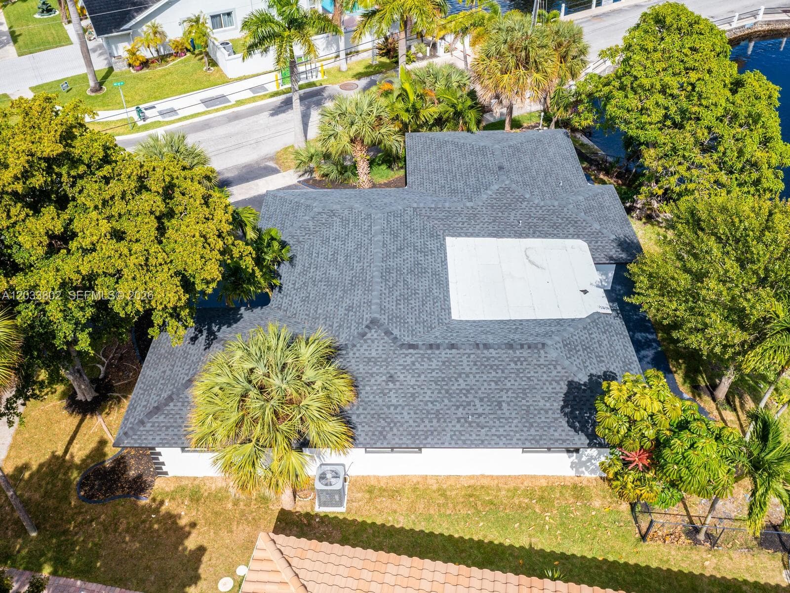 2856 NW 10th Ave photo 11