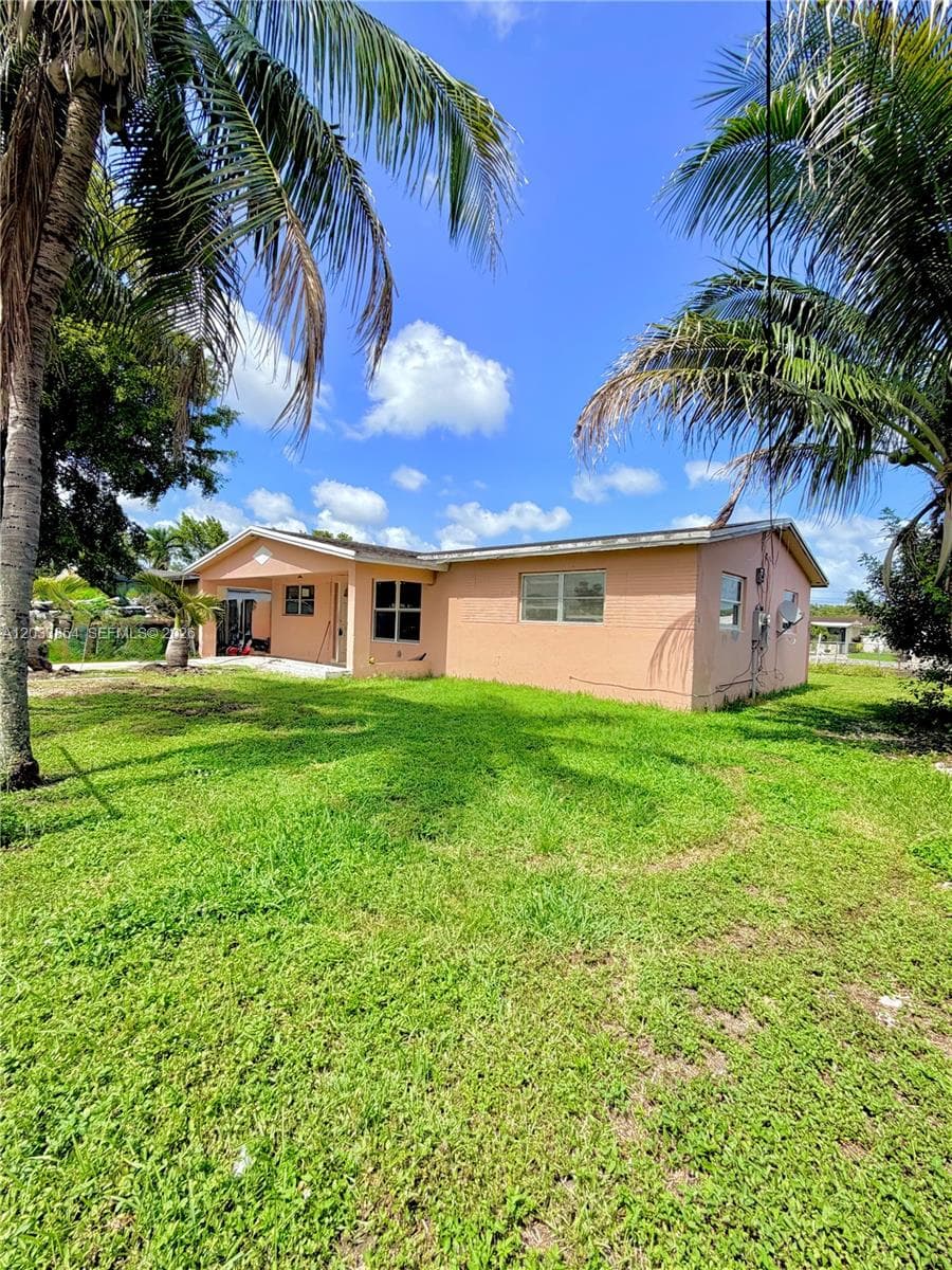 4540 SW 43rd Ave 4540 photo 1