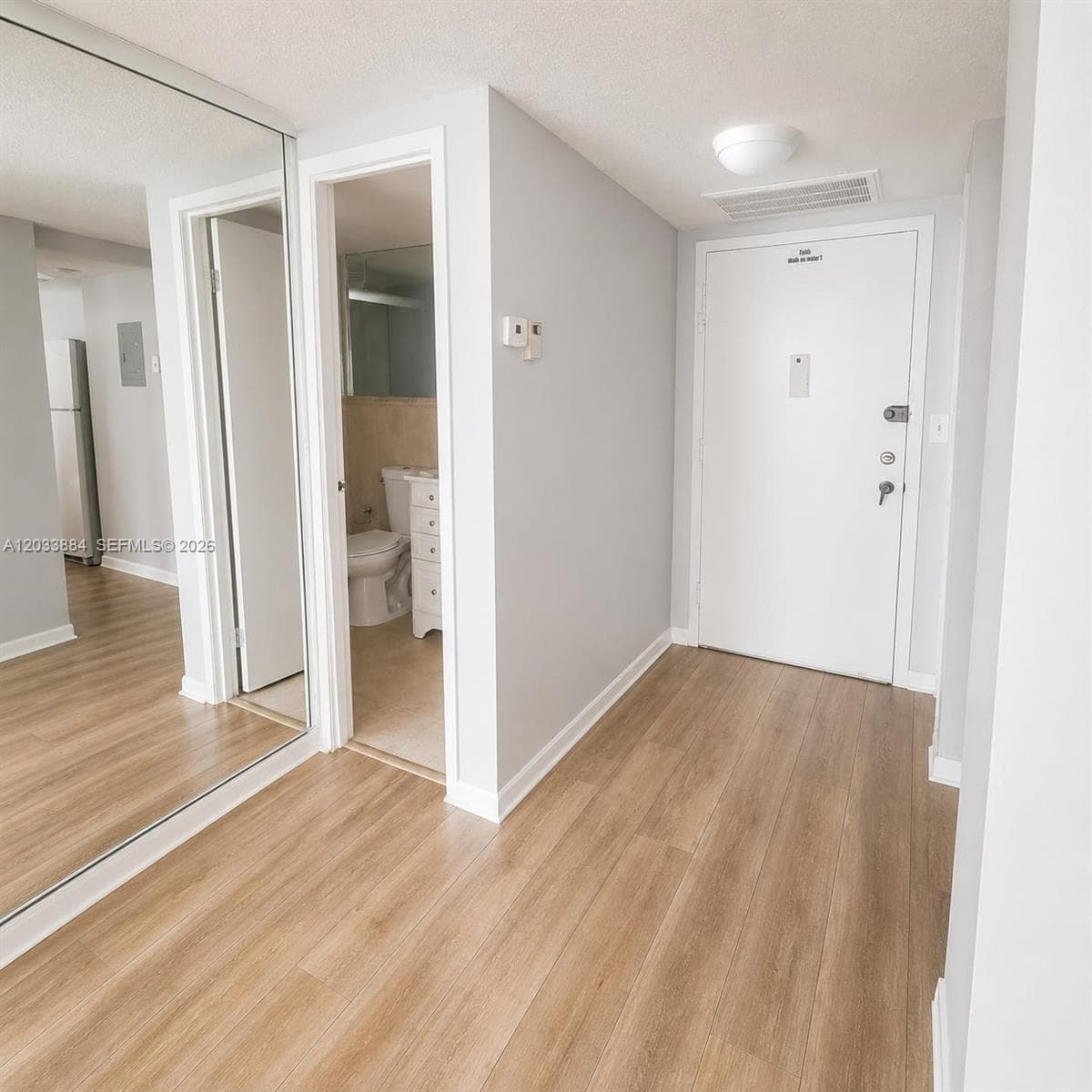800 Parkview Dr 512 photo 12