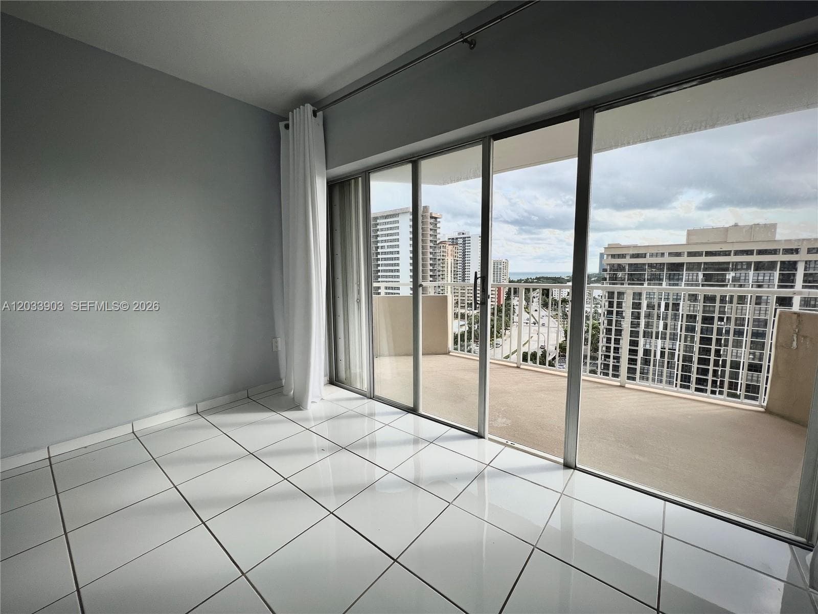 1985 S Ocean Dr 12N photo 2