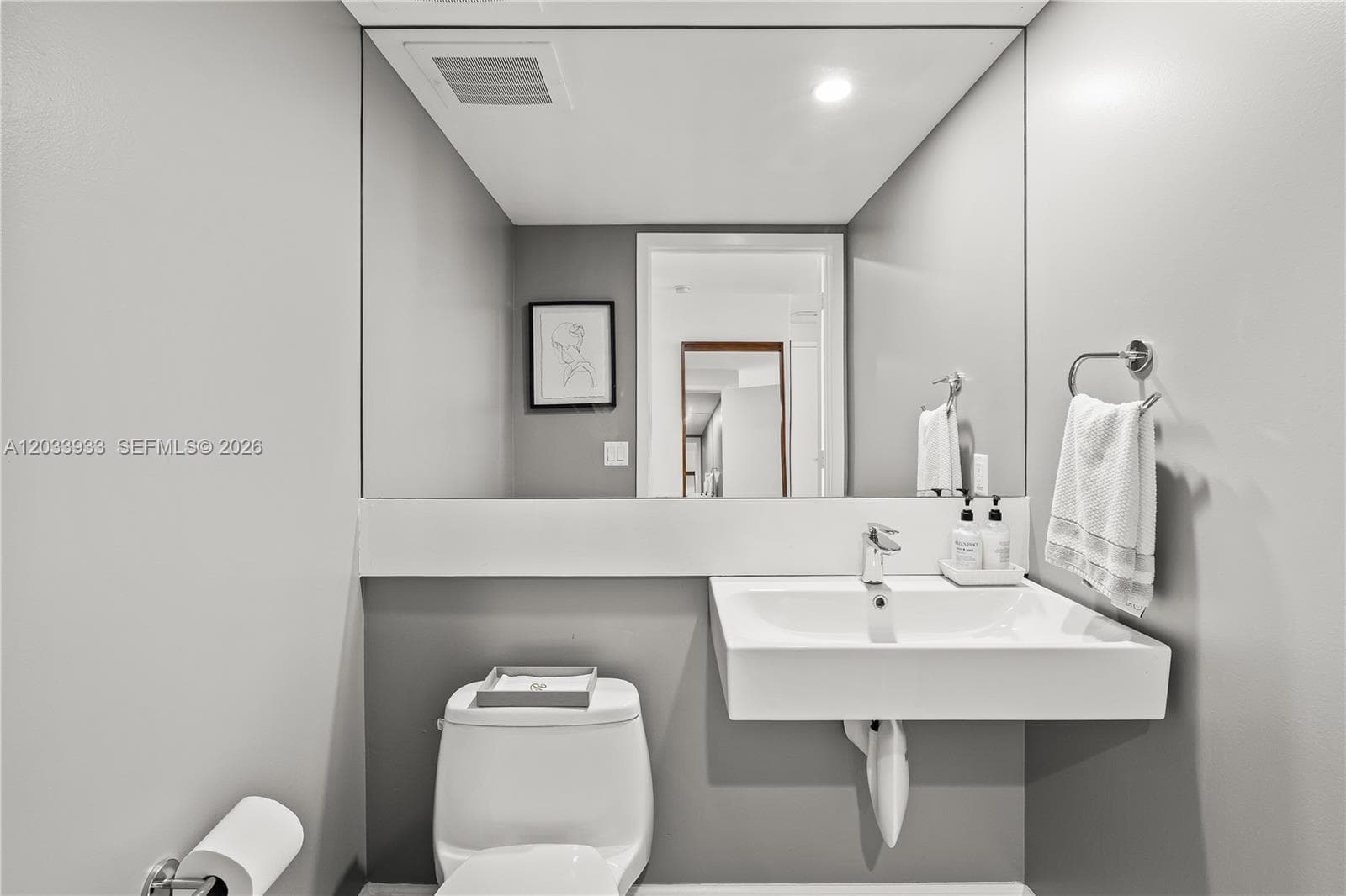 901 BRICKELL KEY BL 2206 photo 5