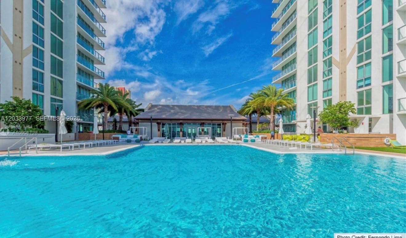 330 Sunny Isles Blvd 5-2002 photo 3