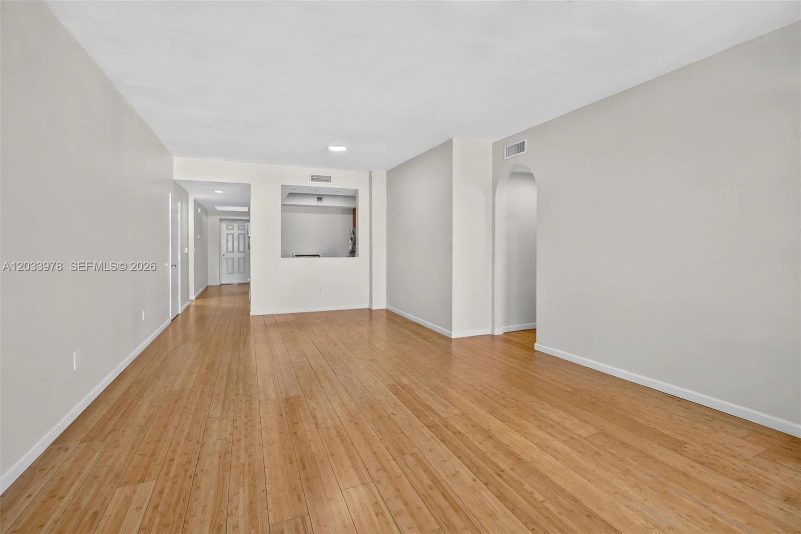 3340 NE 190th St 402 photo 3