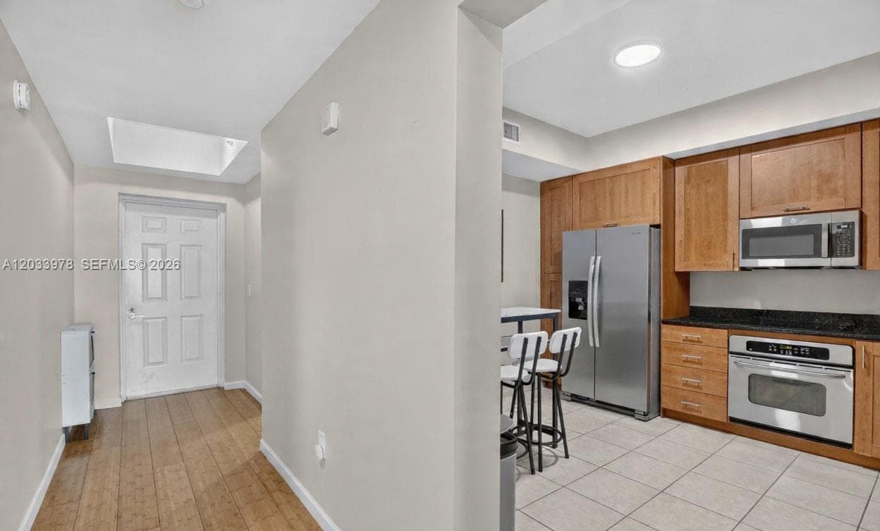 3340 NE 190th St 402 photo 19