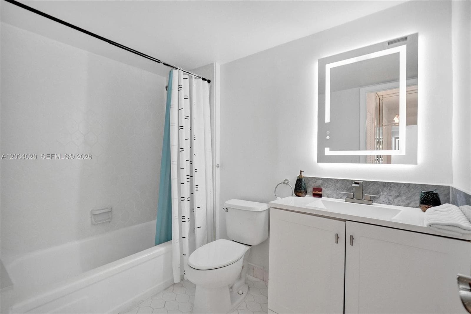 1849 S Ocean Dr 407 photo 6