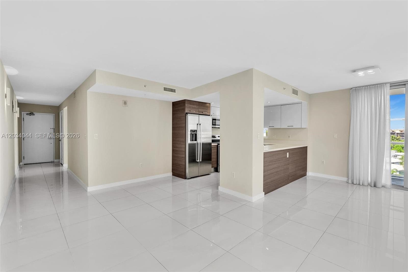 9901 E Bay Harbor Dr 803 photo 3