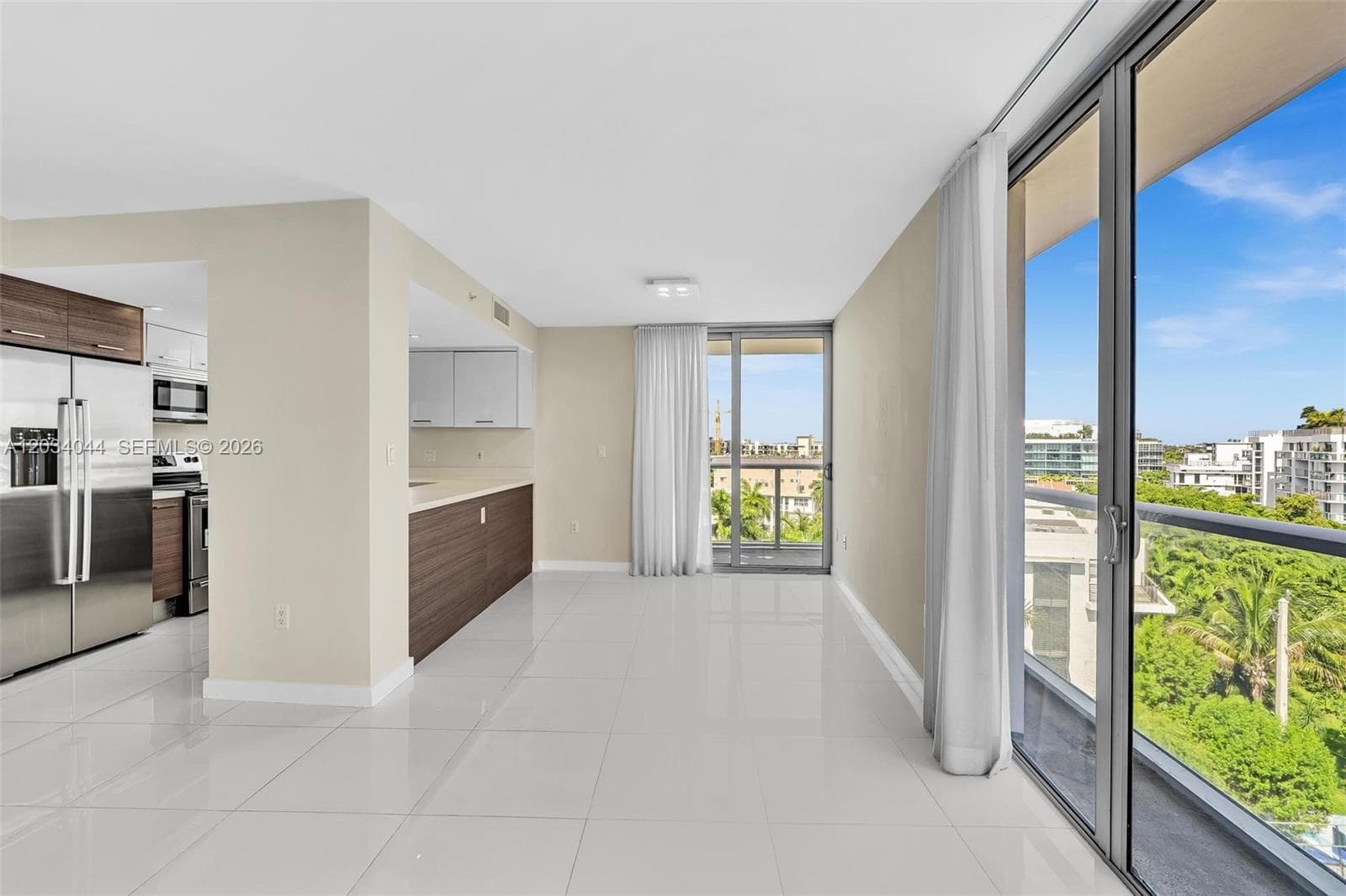 9901 E Bay Harbor Dr 803 photo 1