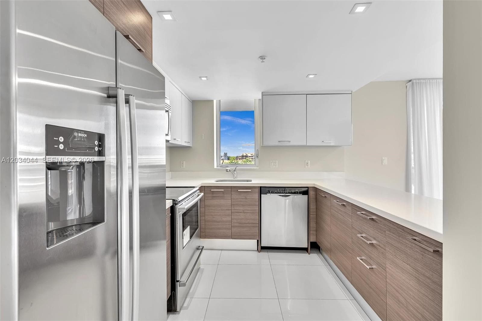 9901 E Bay Harbor Dr 803 photo 5