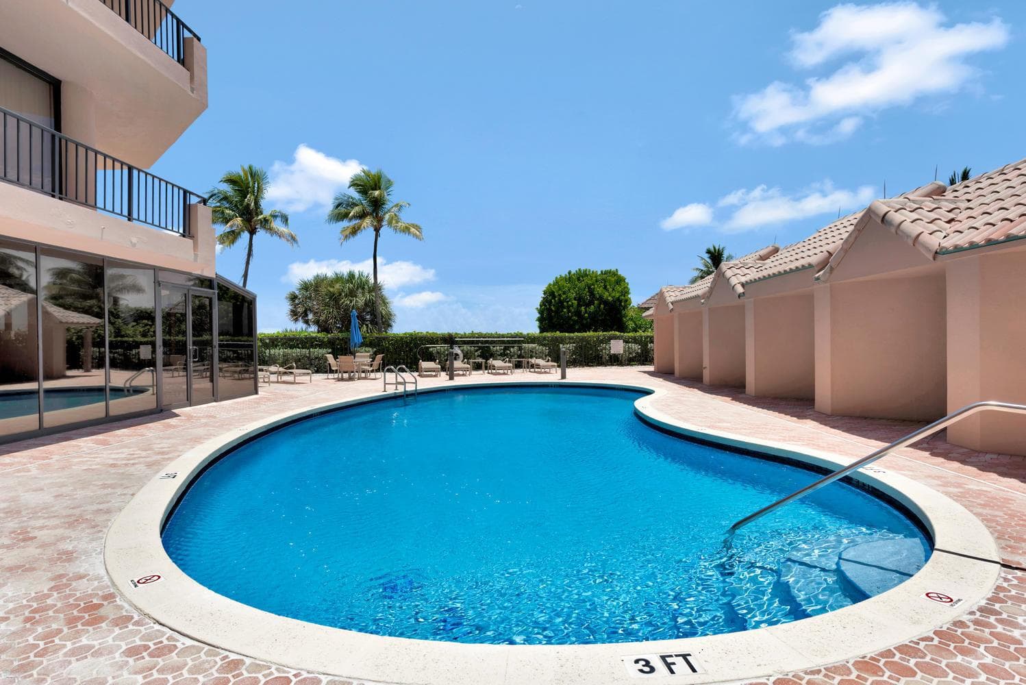 530 Ocean Drive 202 photo 23