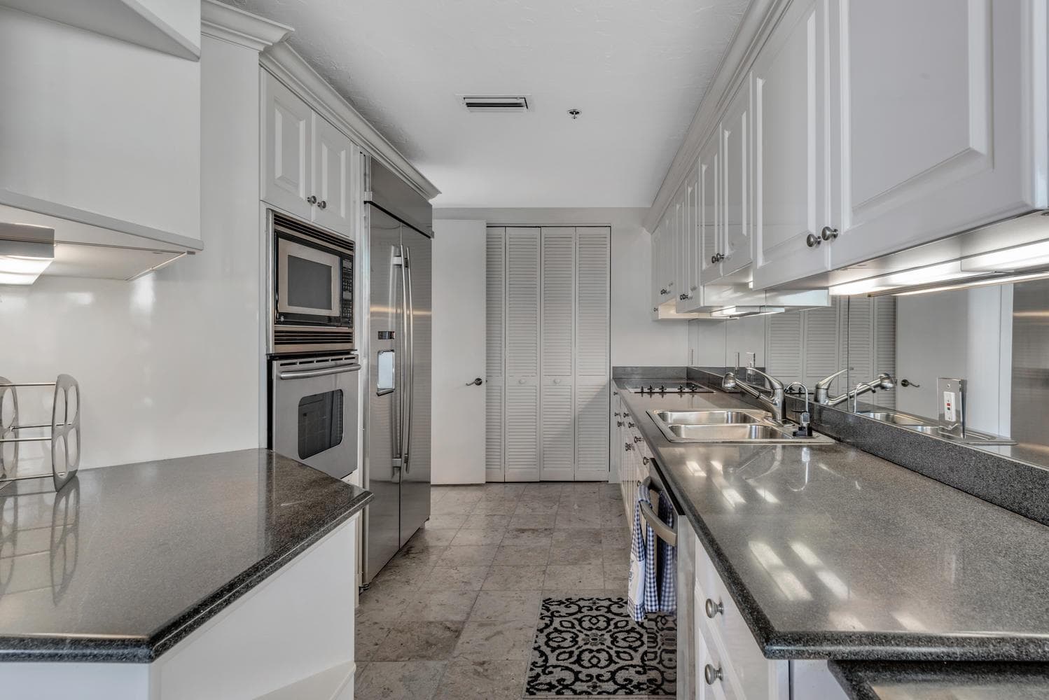 530 Ocean Drive 202 photo 7