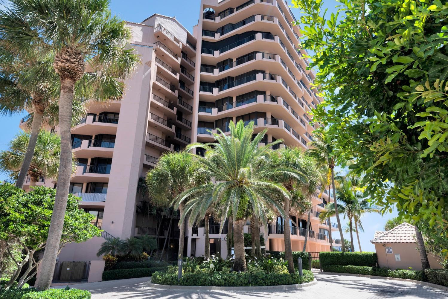 530 Ocean Drive 202 photo 3