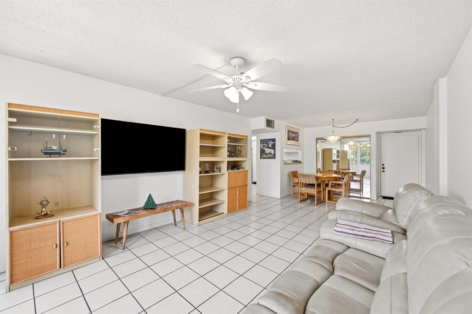740 S Federal Highway 208 photo 3