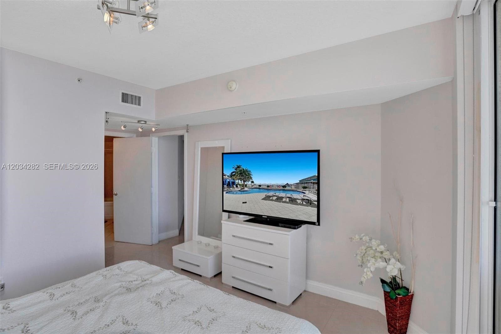 16699 Collins Ave 1410 photo 17