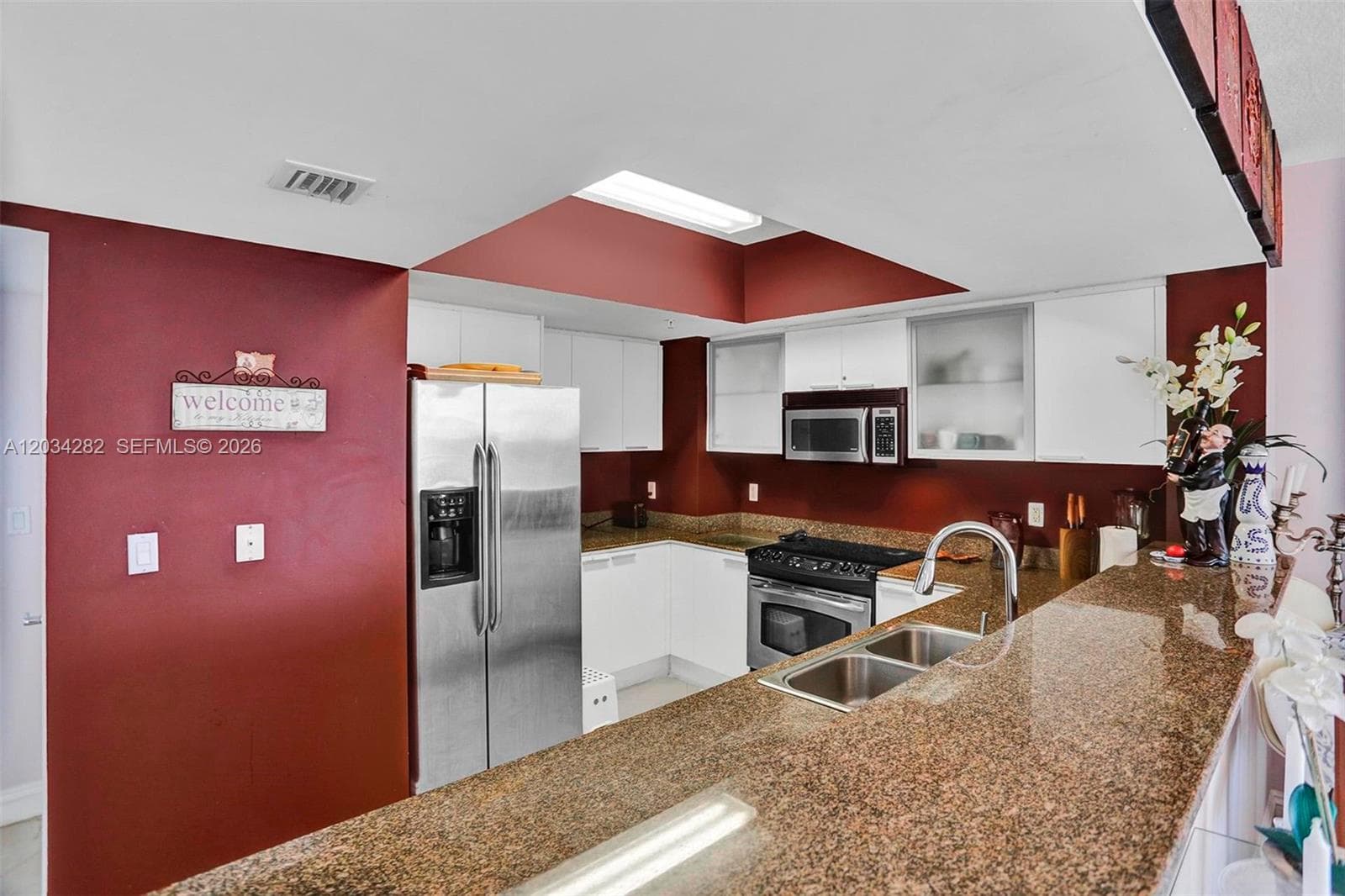 16699 Collins Ave 1410 photo 5
