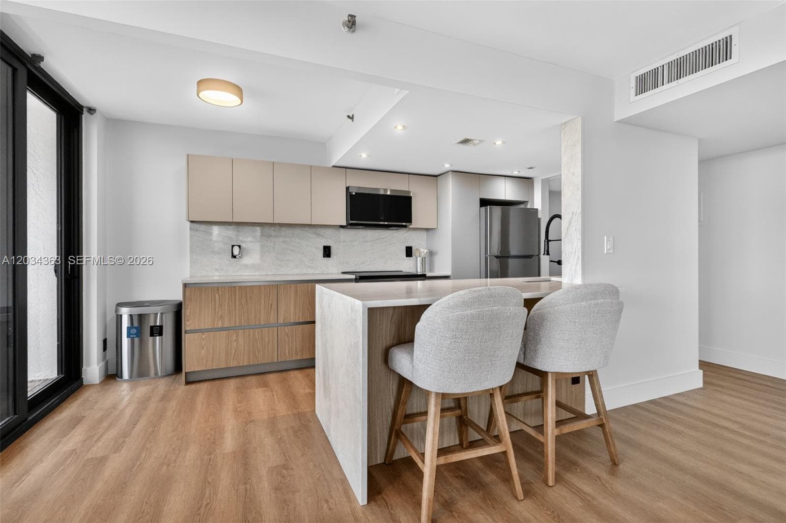 2555 Collins Ave 1812 photo 7
