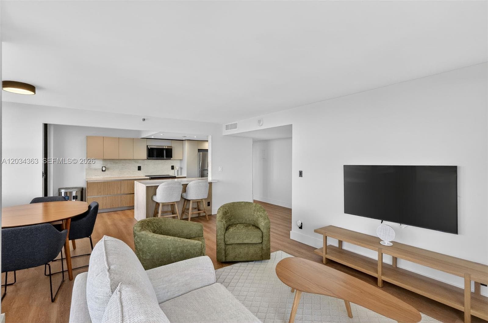 2555 Collins Ave 1812 photo 10