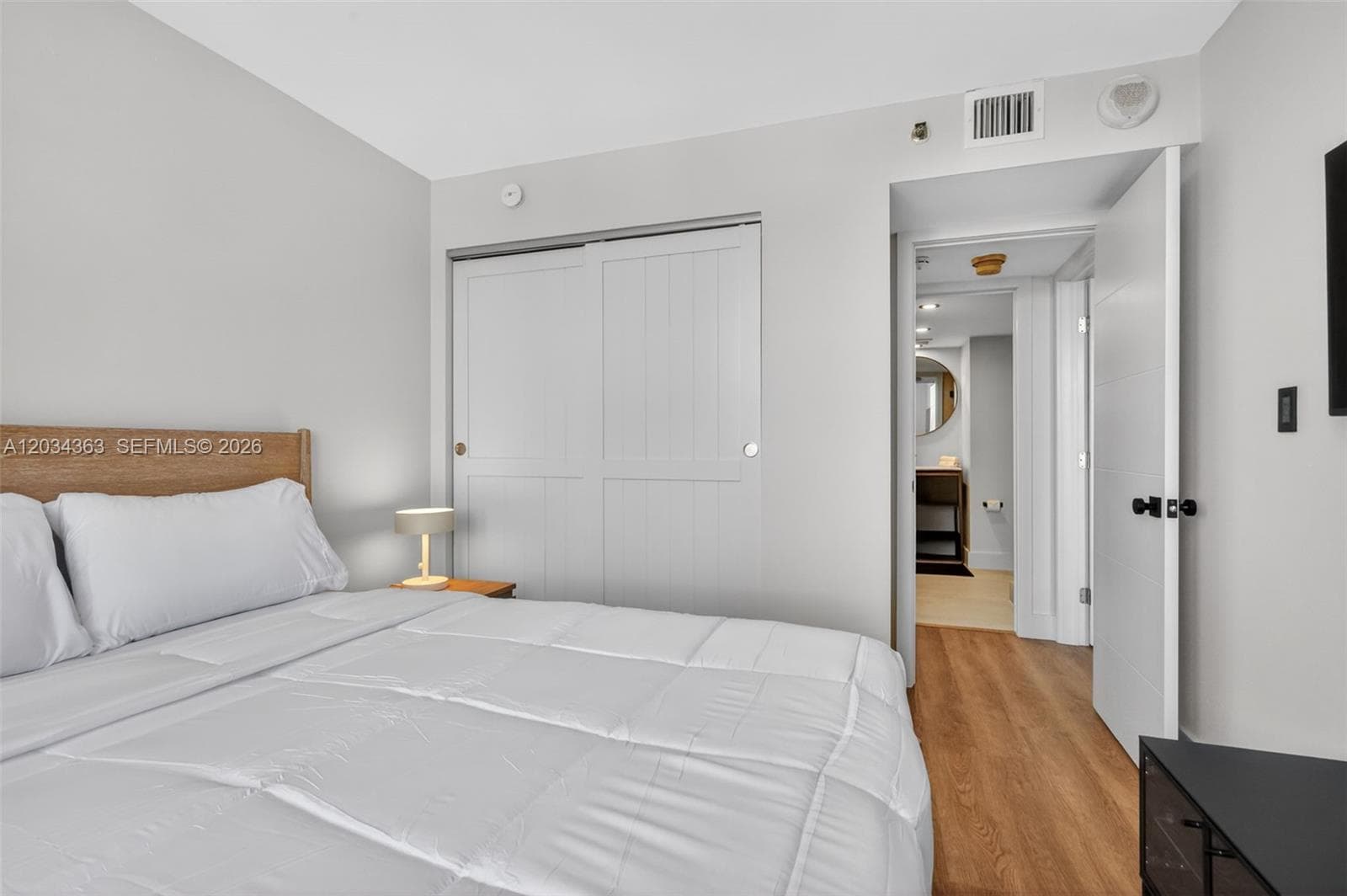 2555 Collins Ave 1812 photo 15