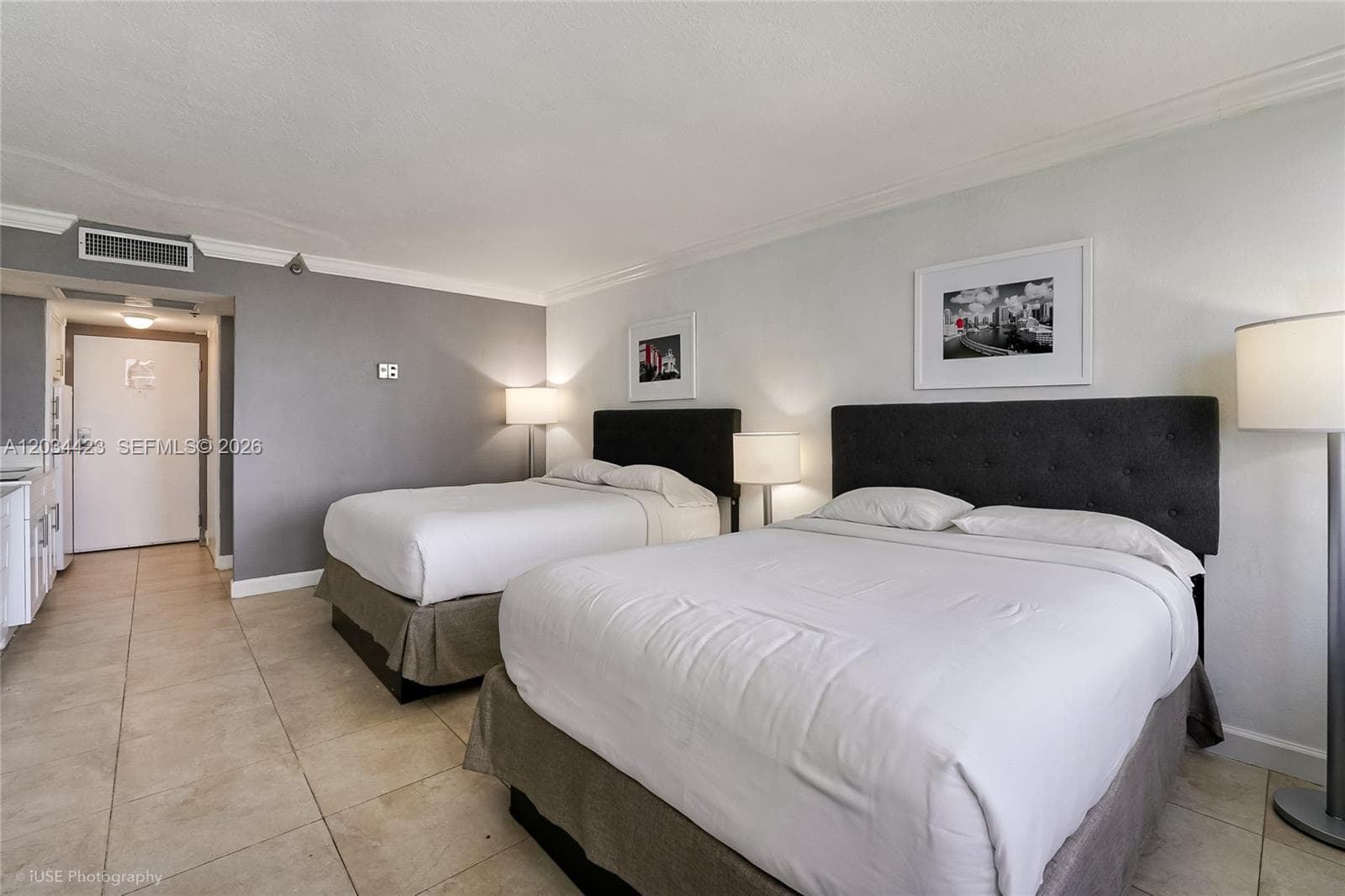 19201 Collins Ave 827 photo 4