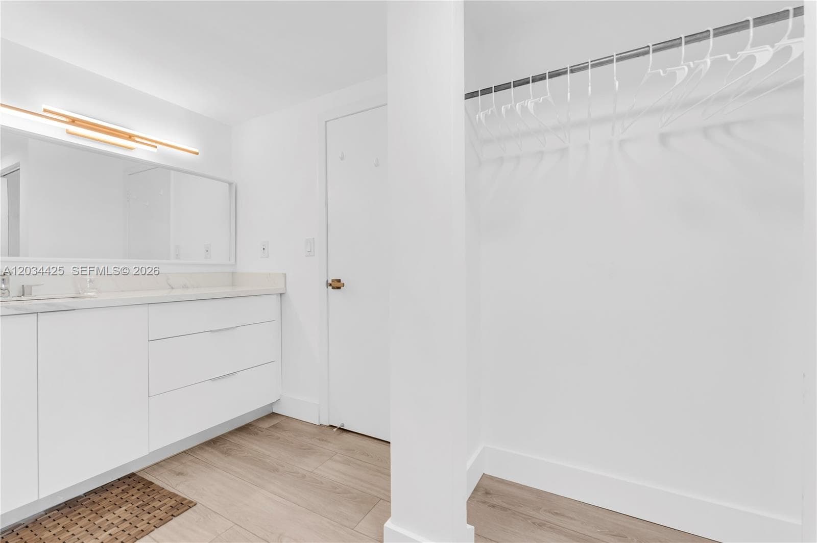 300 Bayview Dr 214 photo 16