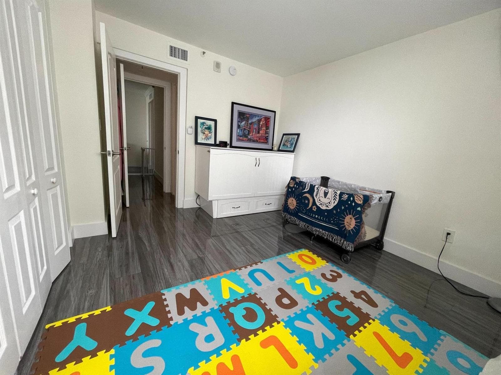 2457 Collins Avenue 504 photo 5