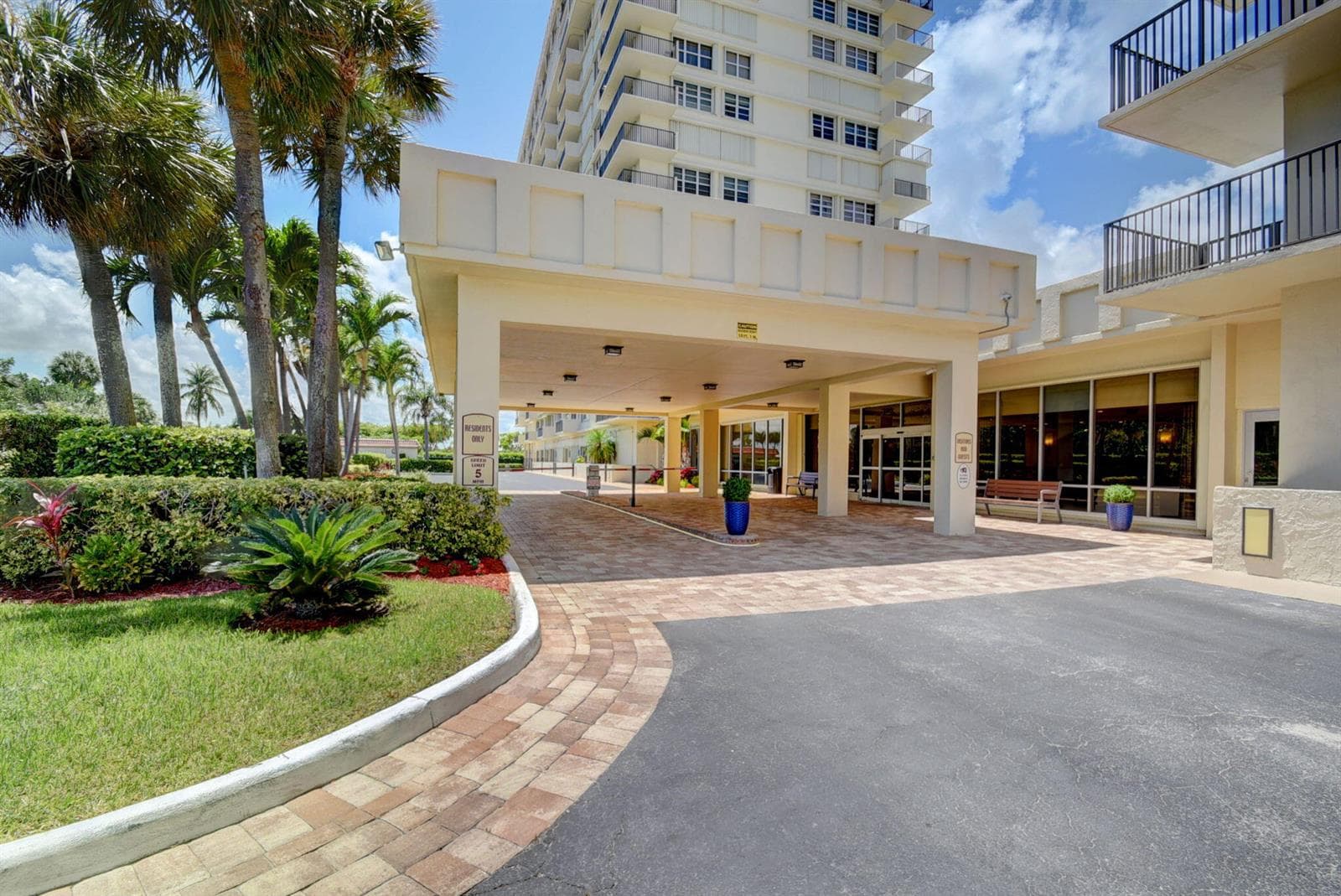 2121 N Ocean Boulevard 805w photo 17