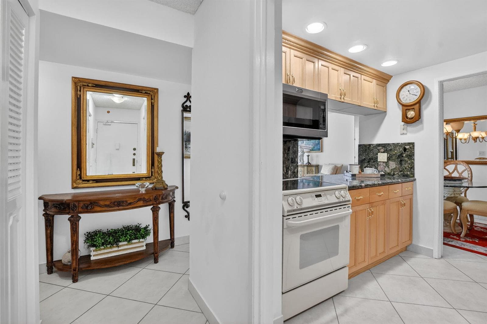 2121 N Ocean Boulevard 805w photo 3
